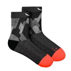 Krótkie skarpety damskie Salewa Pedroc Camo. Czarne skarpetki Salewa, bez wzorów, z dzianiny. Za 181.50 zł.