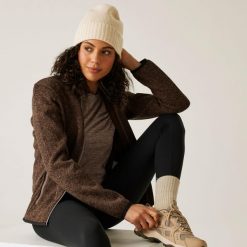 Polar damski rozsuwany Newhill. Brązowe bluzy z polaru Regatta, bez wzorów, z dzianiny, trekkingowe. W wyprzedaży za 261.00 zł.