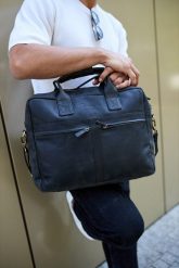 Duża solidna skórzana torba Beltimore na laptopa dokumenty czarna nubuk M87. Czarne torby na laptopa bez wzorów, z nubiku. Za 449.99 zł.