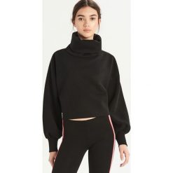 Krótka bluza z golfem - Czarny. Bluzy marki INOVIK. W wyprzedaży za 29.99 zł.
