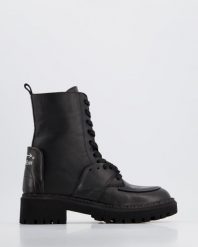 CZARNE BOTKI DAMSKIE 00109724D BLACK. Czarne botki Venezia, bez wzorów, ze skóry, bez obcasa, bez zapięcia. Za 299.00 zł.