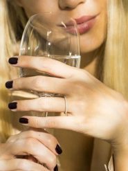 CARATELLI Złoty pierścionek "Alliance Foch" z diamentami rozmiar: 56. Szare pierścionki CARATELLI, z diamentem, złote. Za 1,330.32 zł.