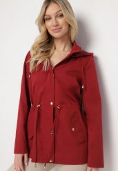 Bordowa Kurtka Parka z Odpinanym Kapturem i Ozdobnymi Suwakami Velotia. Czerwone kurtki Born2be, l, bez wzorów, z jeansu, eleganckie. W wyprzedaży za 135.99 zł.