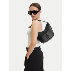 Torebka BOSS. Czarne torebki klasyczne Boss, bez wzorów, klasyczne, bez dodatków. Za 749.99 zł.