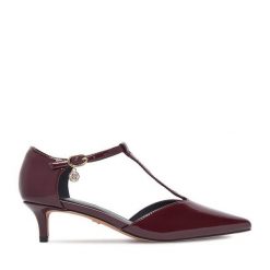 Czółenka Nine West. Czerwone czółenka Nine West, bez wzorów, bez obcasa, bez zapięcia. Za 229.99 zł.