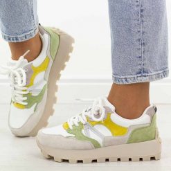 Białe skórzane półbuty damskie Filippo Dp7559/26. Białe półbuty wsuwane Filippo, na jesień, bez wzorów, z jeansu, eleganckie, bez obcasa, na platformie. Za 269.00 zł.