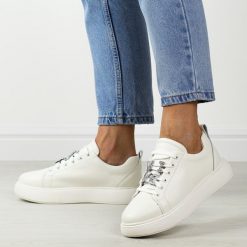 Białe skórzane półbuty damskie Vinceza 72300. Białe półbuty wsuwane VINCEZA, na jesień, bez wzorów, z jeansu, eleganckie, z okrągłym noskiem, bez obcasa. Za 209.00 zł.