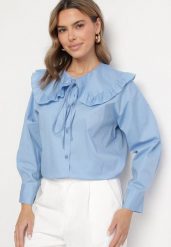 Niebieska Bawełniana Koszula Retro z Ozdobnym Kołnierzykiem i Wiązaniem Ravselina. Niebieskie koszule Born2be, uniwersalny, bez wzorów, z bawełny, eleganckie, bez kołnierzyka, bez ramiączek. W wyprzedaży za 93.49 zł.