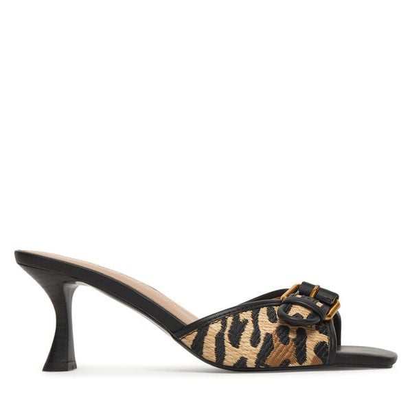 Klapki Guess. Brązowe klapki Guess, z aplikacjami, bez obcasa, bez zapięcia. Za 471.99 zł.