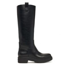 Kozaki Armani Exchange. Czarne kozaki Armani Exchange, bez wzorów, bez obcasa, na płaskiej podeszwie, bez zapięcia. Za 1,169.00 zł.