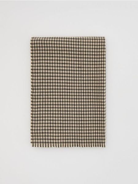 Szalik w kratę - wielobarwny. Szaliki i kominy Reserved, bez wzorów. Za 69.99 zł.