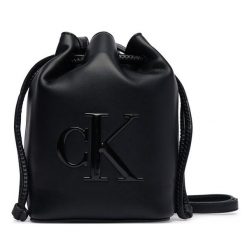 Torebka Calvin Klein. Czarne listonoszki Calvin Klein, bez wzorów, bez dodatków. Za 329.99 zł.