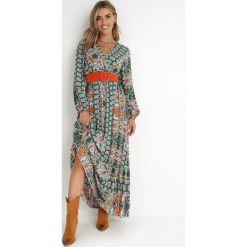 Zielona Sukienka Rozkloszowana z Paskiem Nazene. Zielone sukienki Born2be, l, bez wzorów, z materiału, boho, bez kołnierzyka, bez ramiączek, maxi, kopertowe. W wyprzedaży za 127.49 zł.