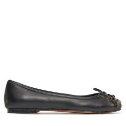 Baleriny Kurt Geiger. Czarne baleriny Kurt Geiger, bez wzorów, bez obcasa, bez zapięcia. Za 549.99 zł.