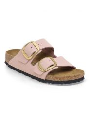 Birkenstock Skórzane klapki "Arizona Big Buckle" w kolorze jasnoróżowym rozmiar: 37. Różowe klapki Birkenstock, bez wzorów, z nubiku, klasyczne, z otwartym noskiem, bez obcasa, bez zapięcia. Za 524.62 zł.