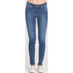 JEANSY SLIM FIT LIU JO. Niebieskie jeansy Liu Jo, z aplikacjami, z elastanu. Za 287.40 zł.