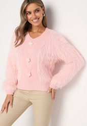 Różowy Sweter Futrzany z Ozdobnymi Aplikacjami Kwiatkami i Dodatkiem Wełny Merilinas. Czerwone swetry Born2be, z aplikacjami, z futra, biznesowe, bez ramiączek. Za 69.99 zł.