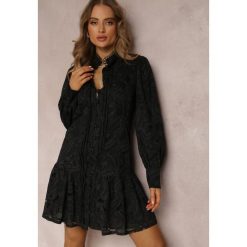 Czarna Sukienka Zeeney. Czarne sukienki Renee, s, z aplikacjami, z koronki, klasyczne, bez kołnierzyka, bez ramiączek, mini. W wyprzedaży za 175.99 zł.