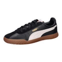 Puma Buty Club Kayzer Og 40260401. Czarne buty treningowe Puma, bez wzorów, z gumy, bez zapięcia, do piłki nożnej. Za 278.30 zł.