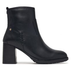 Botki Pikolinos. Czarne botki Pikolinos, bez wzorów, bez obcasa, na słupku, bez zapięcia. Za 799.99 zł.