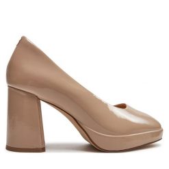 Czółenka Clarks. Brązowe czółenka Clarks, bez wzorów, bez obcasa, bez zapięcia. Za 279.99 zł.