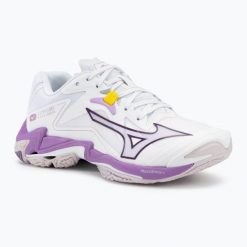 Buty do siatkówki damskie Mizuno Wave Lightning Z8. Białe buty treningowe Mizuno, bez wzorów, z gumy, bez zapięcia, do siatkówki, mizuno wave. Za 409.99 zł.