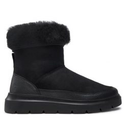 Botki ECCO. Czarne botki ECCO, bez wzorów, bez obcasa, na płaskiej podeszwie, bez zapięcia. Za 599.99 zł.