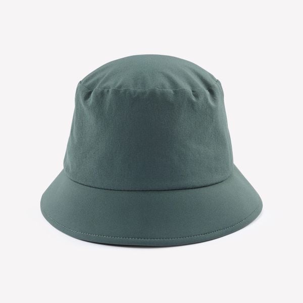 Kapelusz turystyczny Quechua Hike 100. Zielone kapelusze FORCLAZ, bez wzorów, z materiału. Za 34.99 zł.