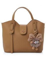 Lucky Bees Torebka "Celeste" w kolorze karmelowym - 25 x 21 x 11 cm rozmiar: onesize. Brązowe torebki klasyczne Lucky Bees, bez wzorów, z materiału, przez ramię, bez dodatków. Za 73.99 zł.