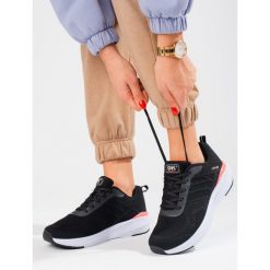 Buty sportowe damskie materiałowe DK czarne. Czarne buty treningowe bez wzorów, z materiału, bez zapięcia. Za 194.02 zł.