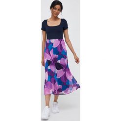 Dkny sukienka kolor granatowy maxi rozkloszowana. Niebieskie sukienki DKNY, l, bez wzorów, z dzianiny, bez kołnierzyka, bez ramiączek, maxi, rozkloszowane. Za 749.99 zł.