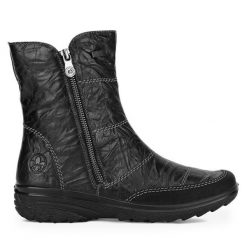 Botki Rieker. Czarne botki Rieker, bez wzorów, bez obcasa, na płaskiej podeszwie, bez zapięcia. Za 335.00 zł.