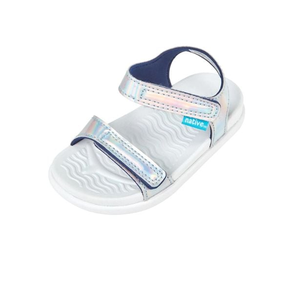 Sandały NATIVE CHARLEY HOLOGRAM YOUTH. Szare sandały Native Shoes, bez wzorów, bez obcasa, bez zapięcia. Za 99.99 zł.