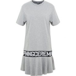 Opening Ceremony OC ELASTIC LOGO TSHIRT DRESS Sukienka z dżerseju heather grey. Sukienki marki Opening Ceremony. Za 1,049.00 zł.