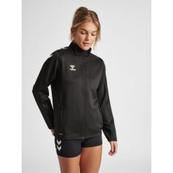 Damska bluza dresowa Hummel Core XK Poly. Czarne bluzy z kapturem Hummel, xs, bez wzorów, z dresówki, bez kaptura, na fitness i siłownię. Za 198.50 zł.
