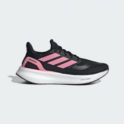 Buty Pureboost 5 Running. Białe buty do biegania adidas, bez wzorów, z materiału, bez zapięcia, do biegania. Za 464.85 zł.