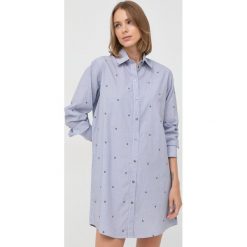 Karl Lagerfeld sukienka bawełniana kolor granatowy mini prosta. Niebieskie sukienki KARL LAGERFELD, na co dzień, bez wzorów, z bawełny, bez kołnierzyka, bez ramiączek, mini, proste. W wyprzedaży za 769.99 zł.