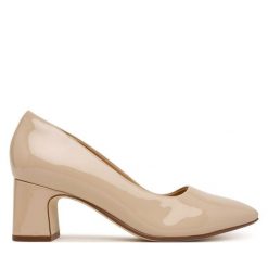 Czółenka Clarks. Brązowe czółenka Clarks, bez wzorów, bez obcasa, bez zapięcia. Za 389.99 zł.