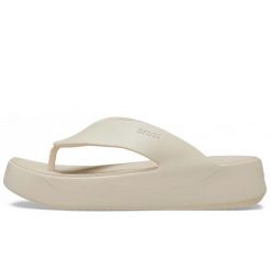 Klapki Crocs Getaway Platform Flip W Damskie. Białe klapki Crocs, bez wzorów, z materiału, bez obcasa, na koturnie, bez zapięcia. Za 199.99 zł.