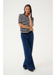 Kaffe Sweter w kolorze czarno-białym rozmiar: S. Białe swetry Kaffe, s, bez wzorów, bez ramiączek. Za 65.69 zł.