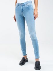 Jeansy damskie skinny jasnoniebieskie Adela 105. Niebieskie jeansy BIG STAR, bez wzorów, z jeansu, casualowe. W wyprzedaży za 199.99 zł.