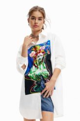 Desigual koszula bawełniana damska kolor biały relaxed z kołnierzykiem klasycznym. Białe koszule Desigual, m, bez wzorów, z bawełny, klasyczne, bez kołnierzyka, bez ramiączek. Za 489.99 zł.