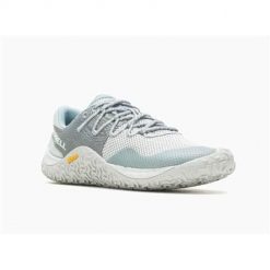 Buty do biegania damskie Merrell Trail Glove 7. Białe buty do biegania Merrell, bez wzorów, z materiału, bez zapięcia, do biegania. Za 701.00 zł.