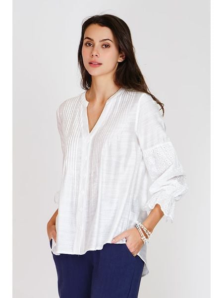 ASSUILI Bluzka w kolorze białym rozmiar: 42. Białe bluzki Assuili, bez wzorów, klasyczne, bez kołnierzyka, bez ramiączek. Za 135.49 zł.