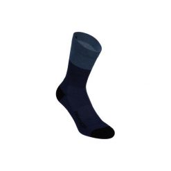 Skarpetki na rower 500 zimowe. Czerwone skarpetki B'TWIN, bez wzorów, z elastanu. Za 29.99 zł.