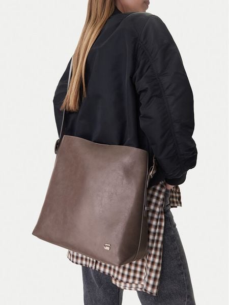 G-Star Raw Torebka C-LDA8441 Szary. Szare torebki klasyczne G-Star, bez wzorów, z materiału, retro, bez dodatków. Za 229.99 zł.