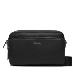 Torebka Calvin Klein. Czarne listonoszki Calvin Klein, bez wzorów, bez dodatków. Za 389.99 zł.