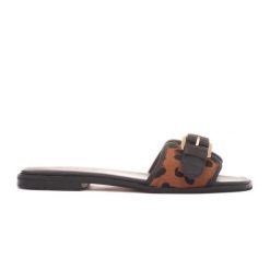Marco Shoes Klapki Fibbia brązowe. Brązowe klapki bez wzorów, ze skóry, casualowe, bez obcasa, bez zapięcia. W wyprzedaży za 359.00 zł.