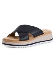 S.Oliver Skórzane klapki w kolorze czarnym rozmiar: 38. Czarne klapki S.Oliver, bez wzorów, klasyczne, z otwartym noskiem, bez obcasa, na platformie, bez zapięcia. Za 173.99 zł.