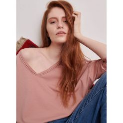 Bluzka Bart 2 Bs Brudny Róż. Czerwone bluzki blue shadow, bez wzorów, z bawełny, bez kołnierzyka, bez ramiączek. Za 119.90 zł.